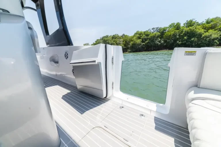 Dive door for fishing and easy access on the boat